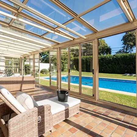 Vacation I Bosquecito, Giant Private Heated Pool, Walk To The Beach, 6 Bdr, Spacious Villa, Bbq, Ample Garden, Alarm System Villa