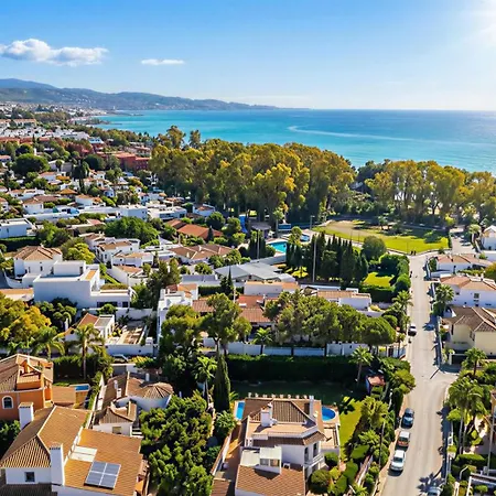 Vacation I Bosquecito, Giant Private Heated Pool, Walk To The Beach, 6 Bdr, Spacious Villa, Bbq, Ample Garden, Alarm System *