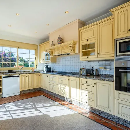 Villa Vacation I Bosquecito, Giant Private Heated Pool, 4min To The Beach, 6 Bedroom Spacious