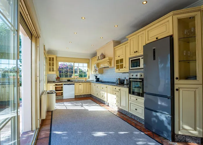 Vacation I Bosquecito, Giant Private Heated Pool, 4min To The Beach, 6 Bedroom Spacious Villa Marbella