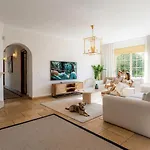Vacation I Bosquecito, Giant Private Heated Pool, Walk To The Beach, 6 Bdr, Spacious Villa, Bbq, Ample Garden, Alarm System *