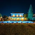 Vacation I Bosquecito, Giant Private Heated Pool, Walk To The Beach, 6 Bdr, Spacious Villa, Bbq, Ample Garden, Alarm System Villa Marbella