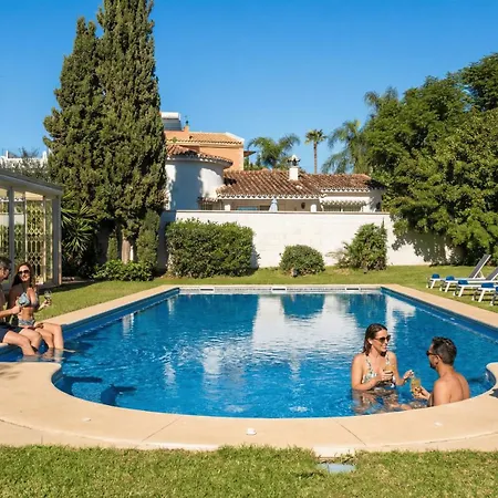Vacation I Bosquecito, Giant Private Heated Pool, Walk To The Beach, 6 Bdr, Spacious Villa, Bbq, Ample Garden, Alarm System Villa