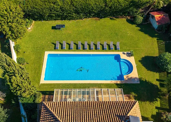 Vacation I Bosquecito, Giant Private Heated Pool, Walk To The Beach, 6 Bdr, Spacious Villa, Bbq, Ample Garden, Alarm System Villa Marbella