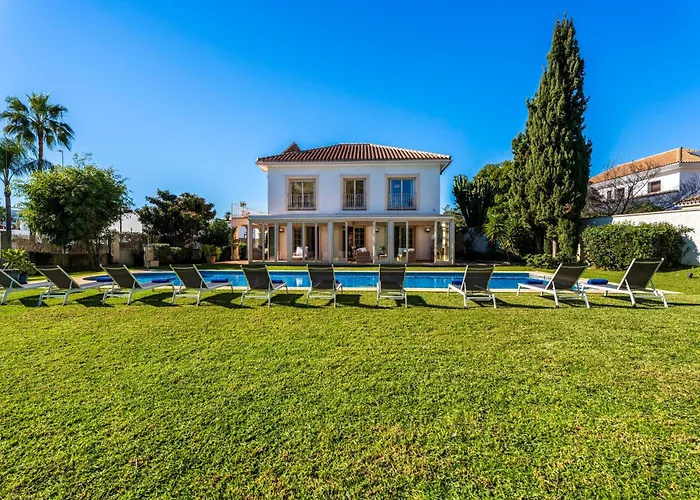 Vacation I Bosquecito, Giant Private Heated Pool, Walk To The Beach, 6 Bdr, Spacious Villa, Bbq, Ample Garden, Alarm System * Marbella